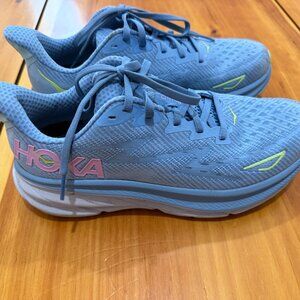 HOKA Clifton 9 Road Running Shoes - Women's (size 8)